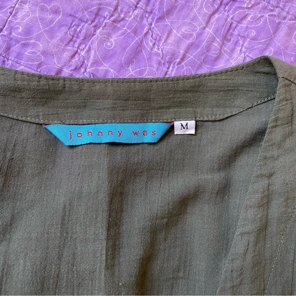 JOHNNY WAS fabulous linen top. Olive green. Hook closure. Beaded sleeves. Size M - Picture 8 of 8